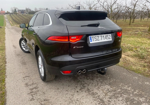Jaguar F-Pace cena 79999 przebieg: 186000, rok produkcji 2016 z Staszów małe 704